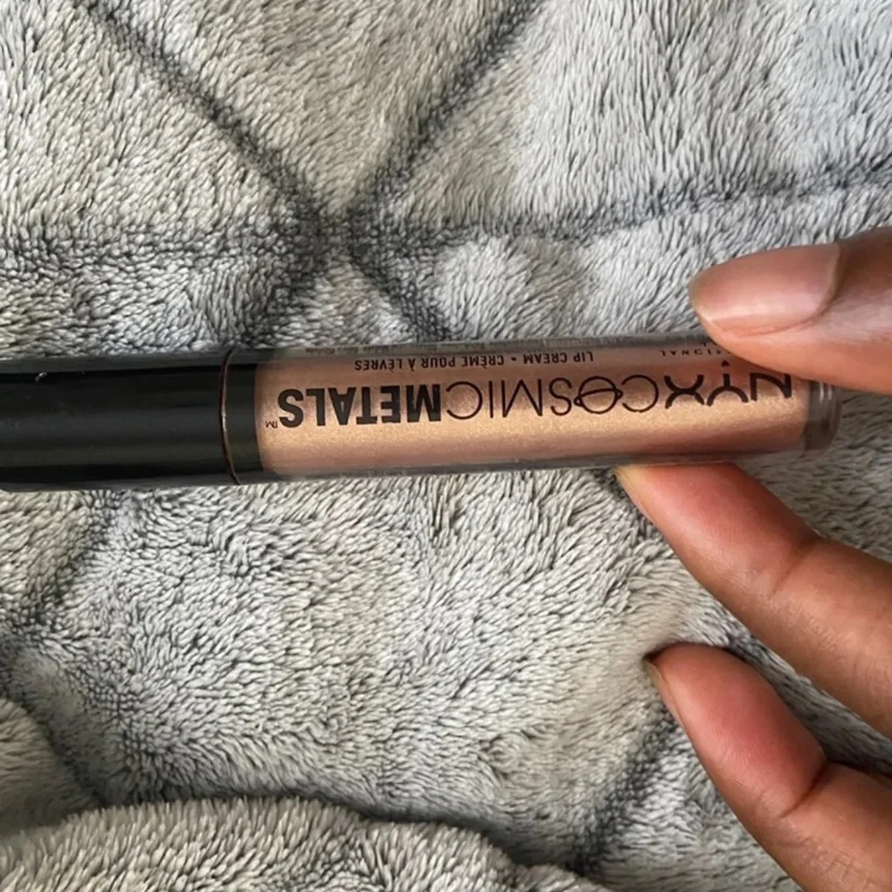 Colourpop  & NYX lipgloss bundle
